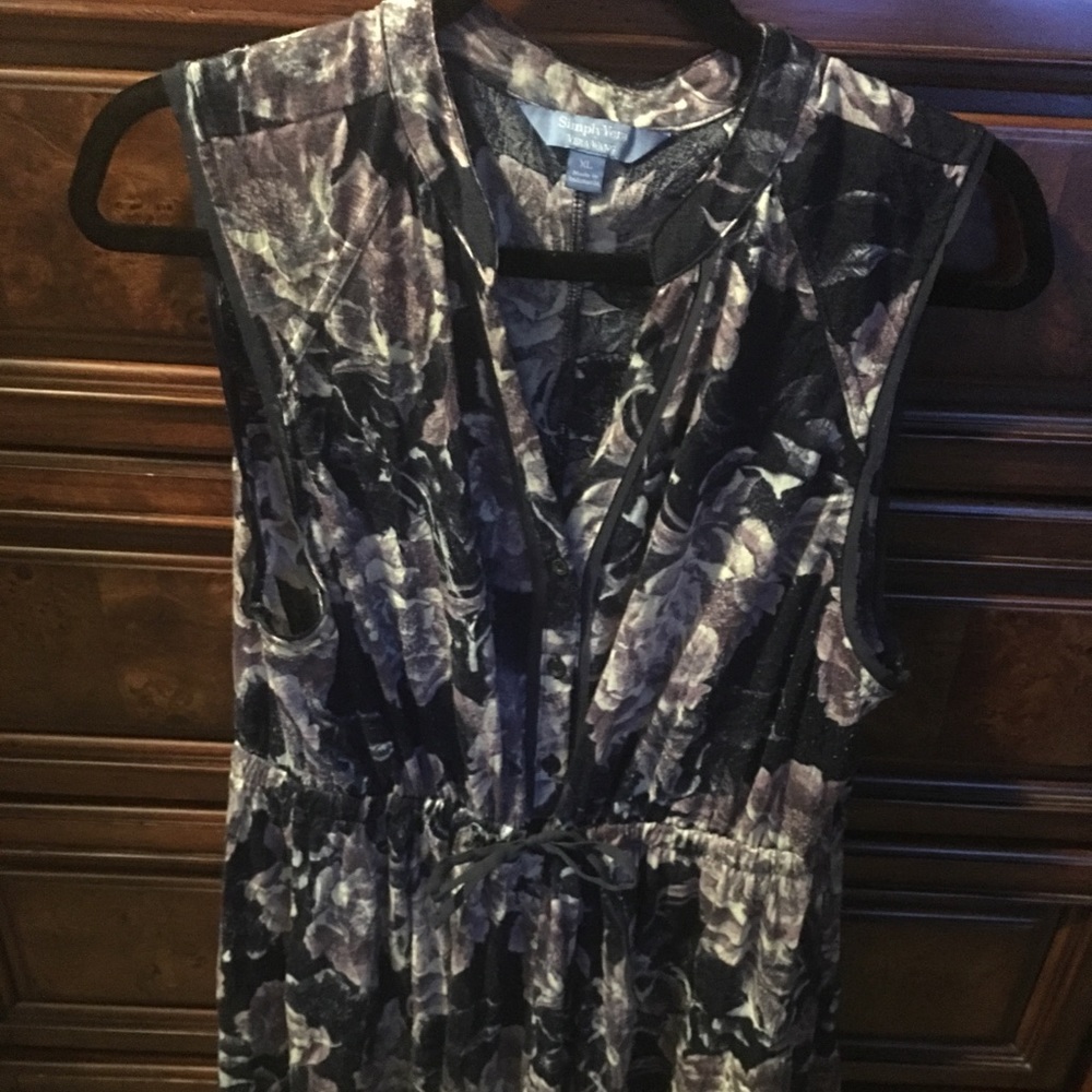 Sleeveless Vera Wang swing dress